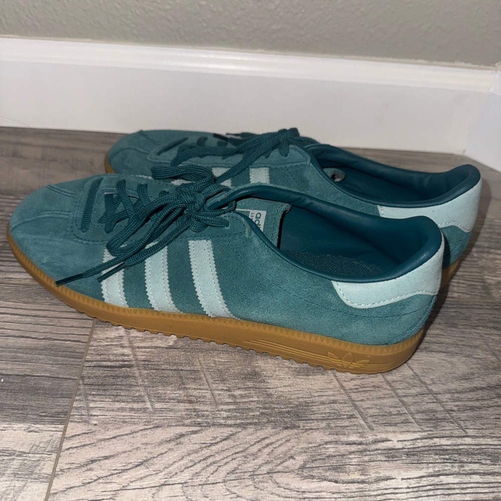 Adidas Aqua Sneakers with Tan Sole